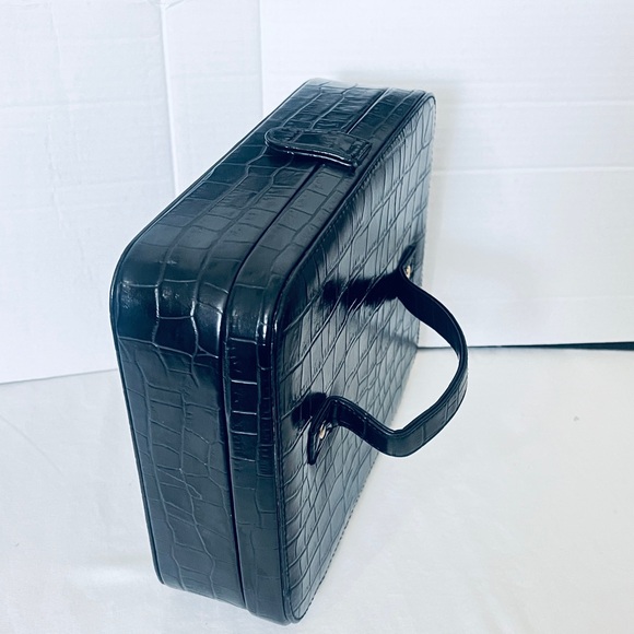 Snakeskin Top Handle TRAVEL JEWELRY CASE with Mirror and 5 Dividers. Black - Picture 15 of 16